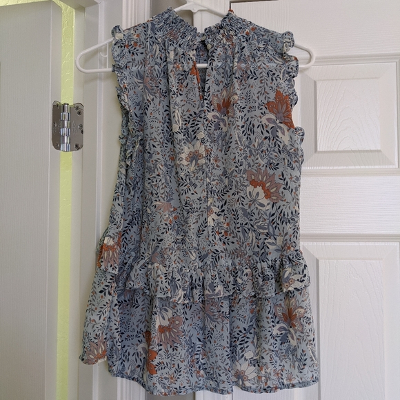 Small Floral ruffle Blouse - Picture 3 of 3